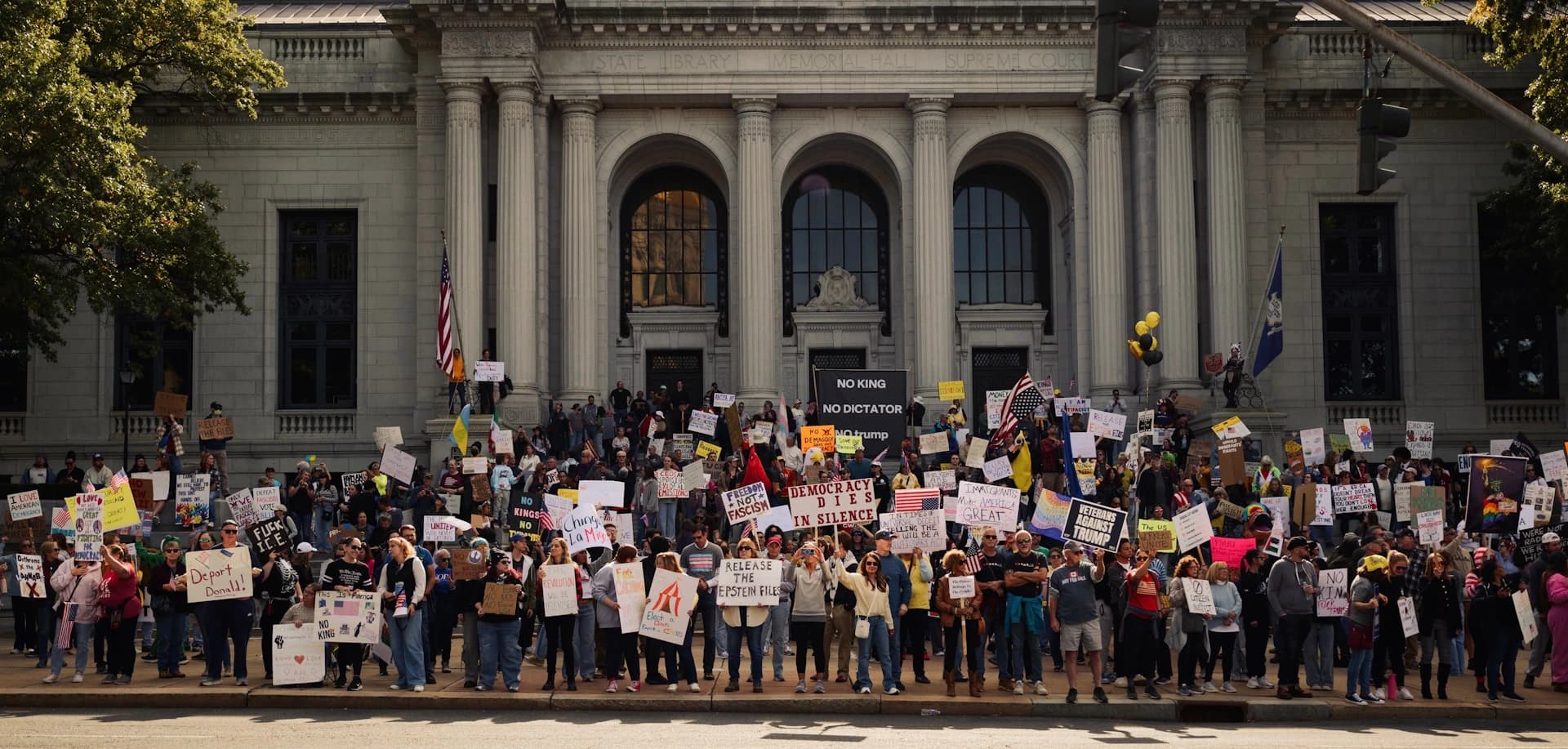 Logical Fallacies in Politics: How Leaders Manipulate Arguments & How to See Through It